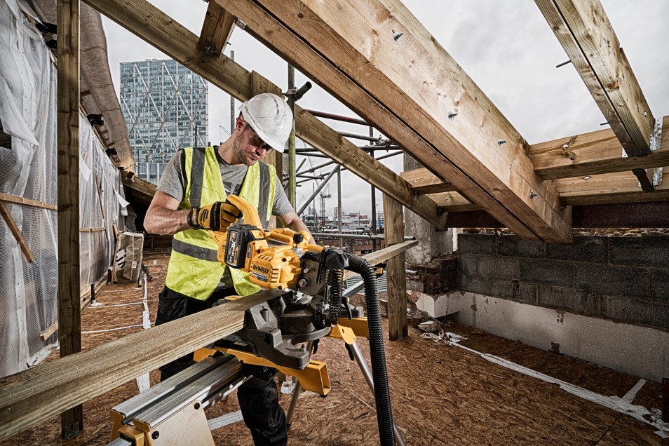 Pokosová aku pila FLEXVOLT 54V Dewalt DCS778 N