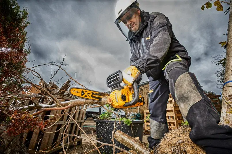 Aku řetězová pila 18 V Dewalt DCM565 N