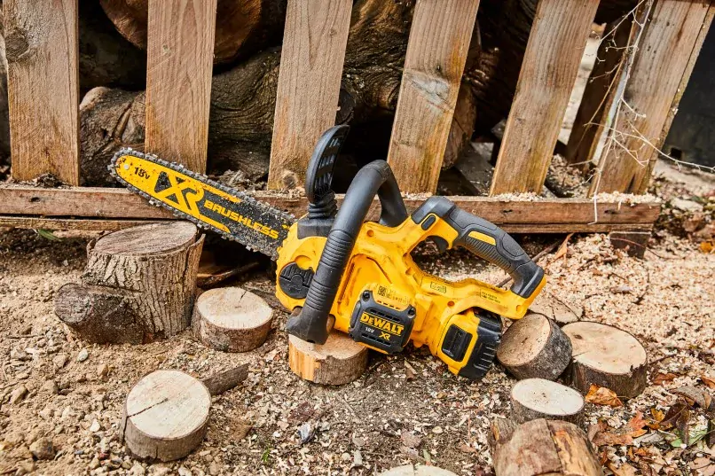 Aku řetězová pila 18 V Dewalt DCM565 N