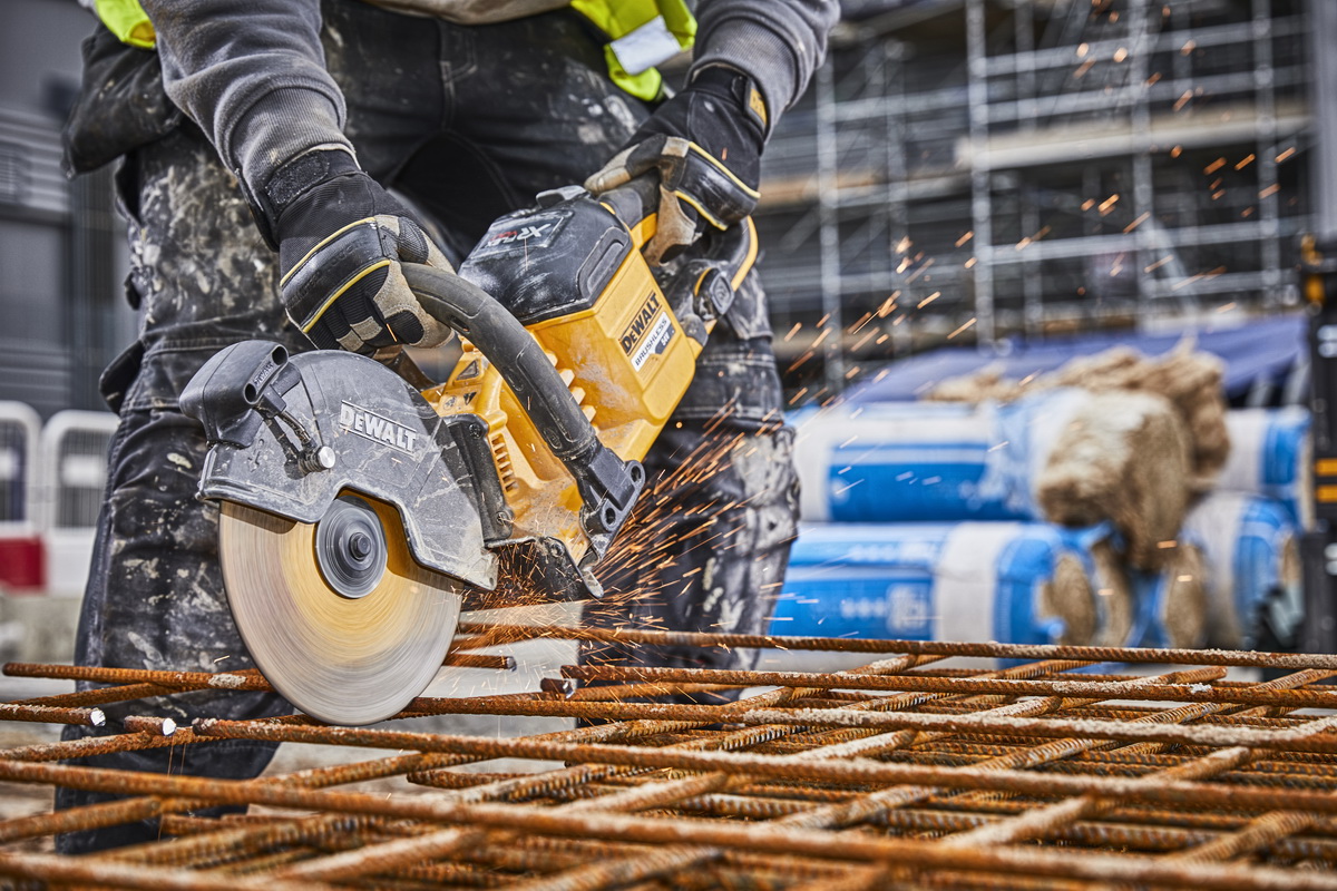 Rozbrušovací pila FLEXVOLT 54V Dewalt DCS691 N