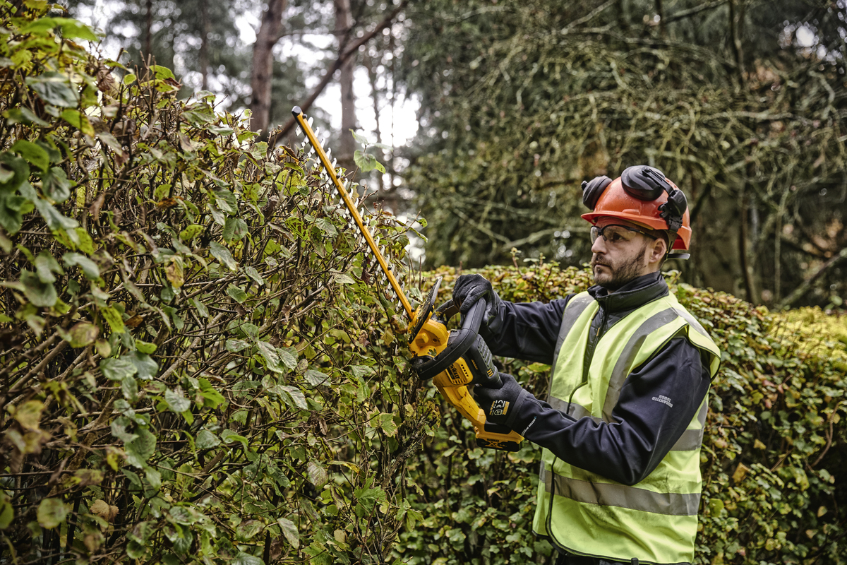 Aku plotostřih Dewalt DCMHT563 N