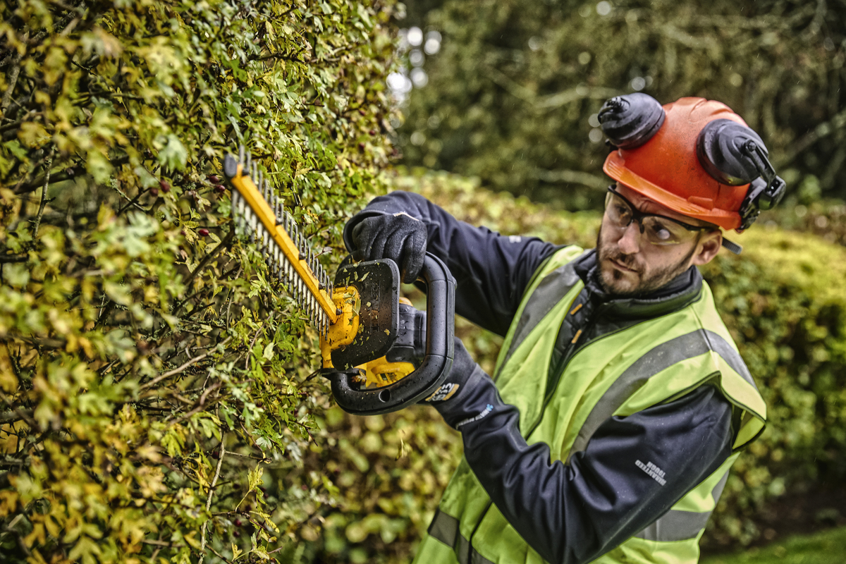 Aku plotostřih Dewalt DCMHT563 N