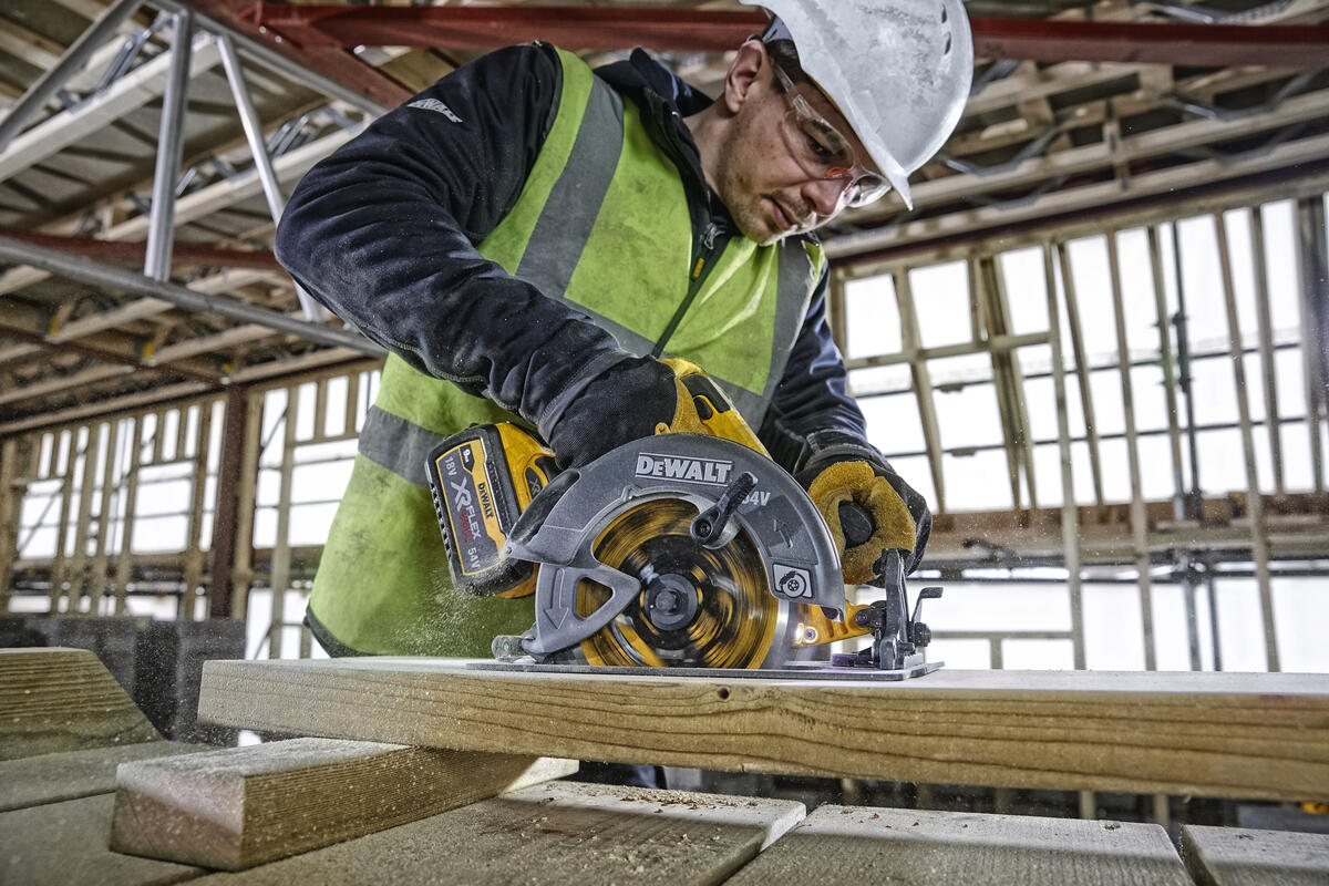 Aku pila FLEXVOLT 54V Dewalt DCS578 T2