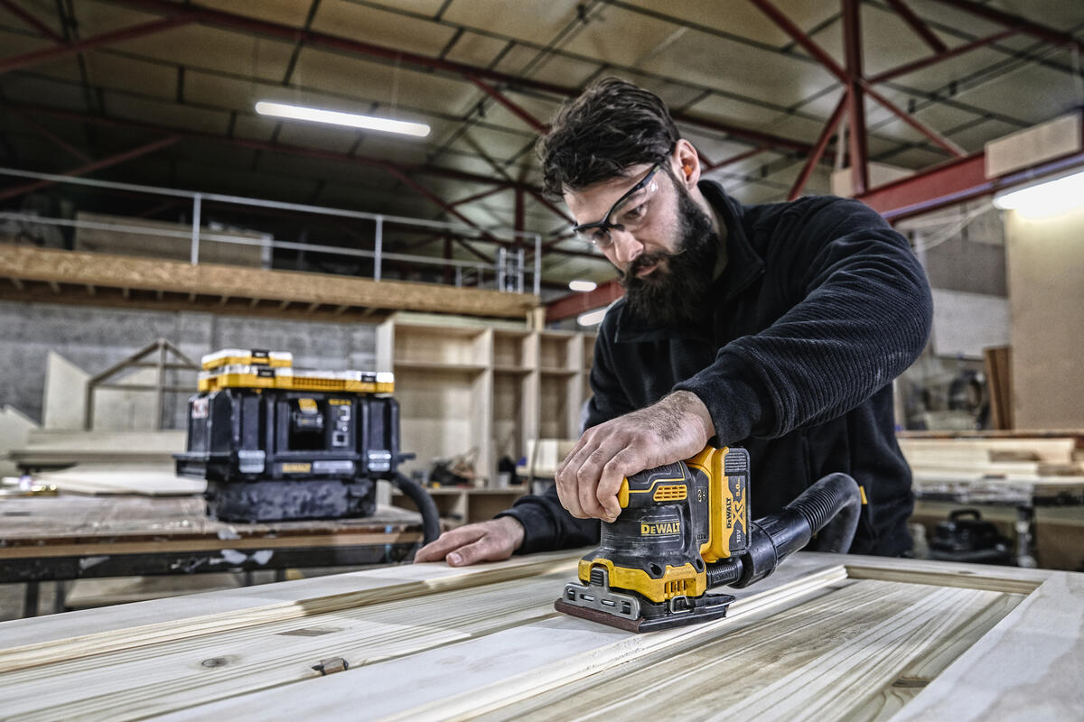 DeWalt brusný papír pro vibrační brusky DT3024