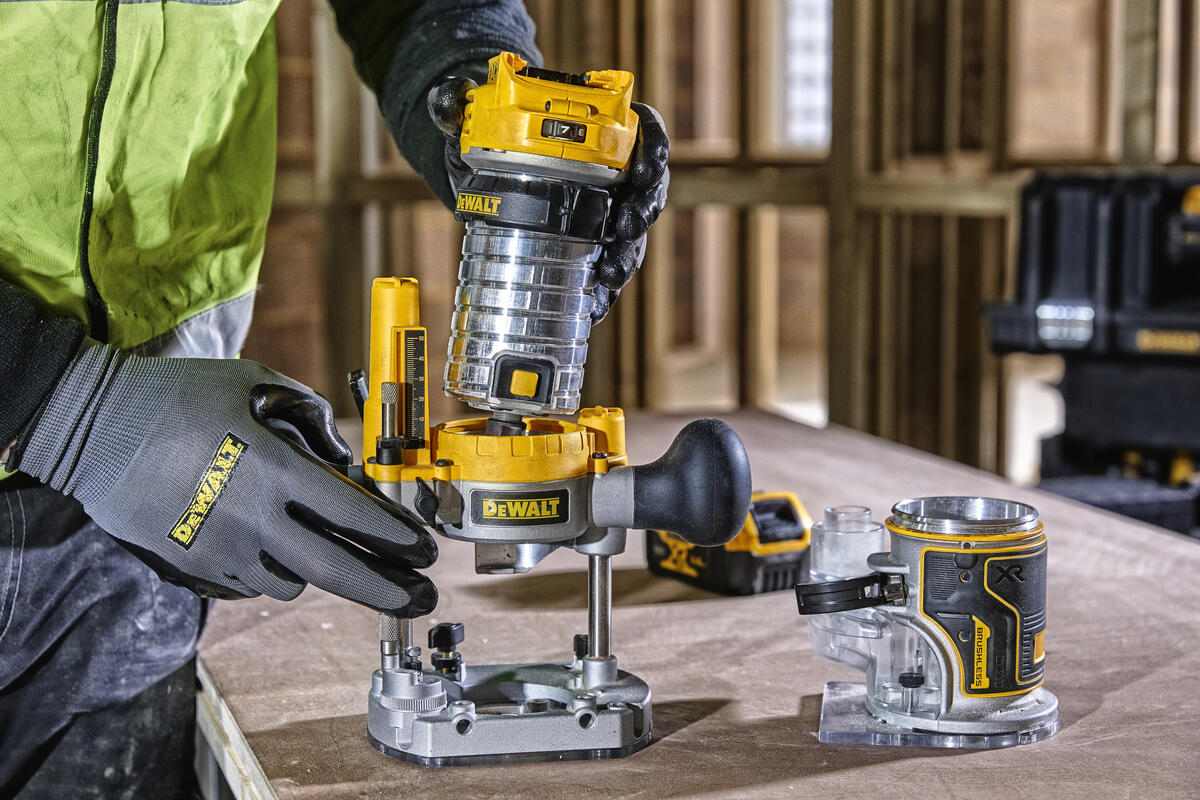 Dewalt aku frézka Dewalt DCW604 NT