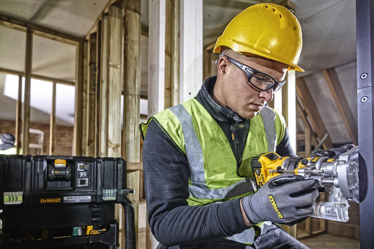 Dewalt aku frézka Dewalt DCW604 NT