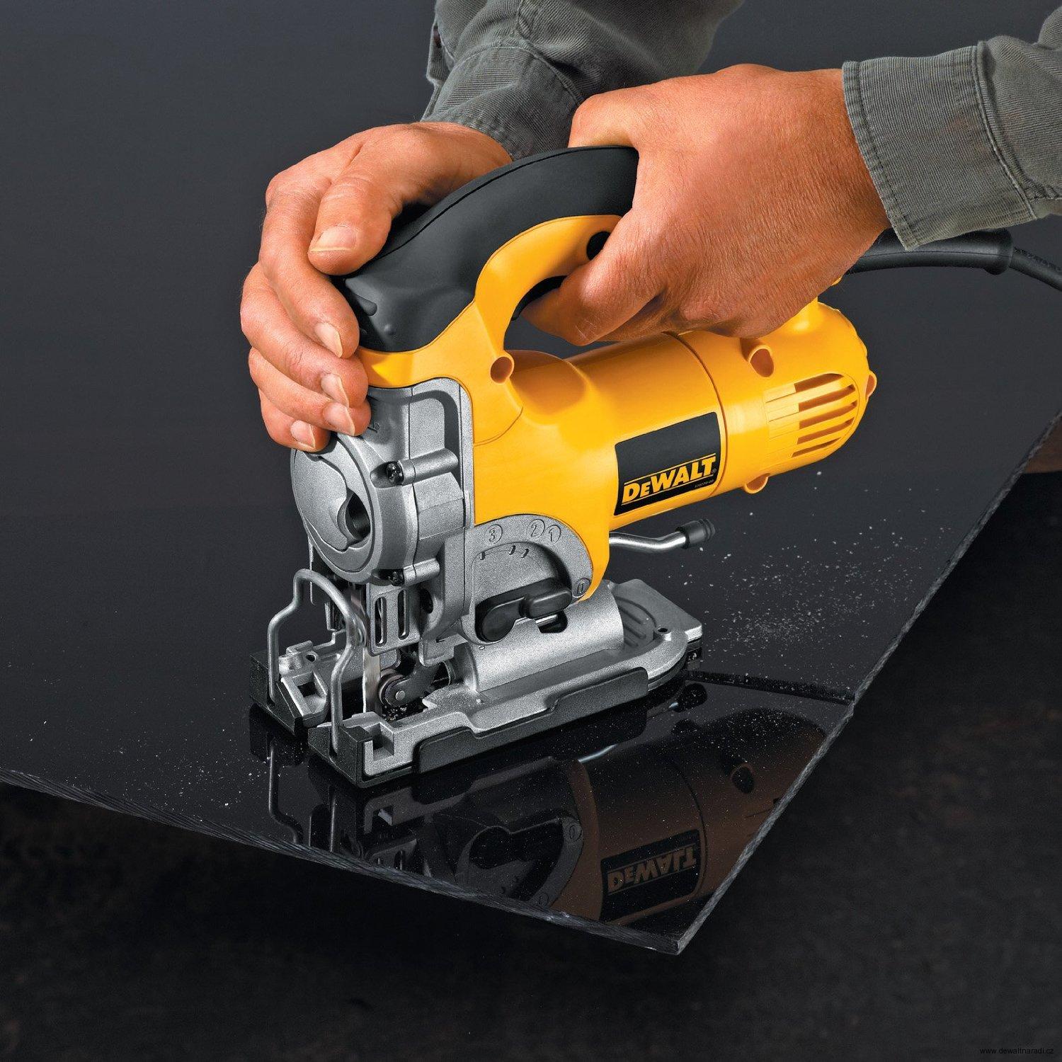 Přímočará pila DeWalt DW331 KT