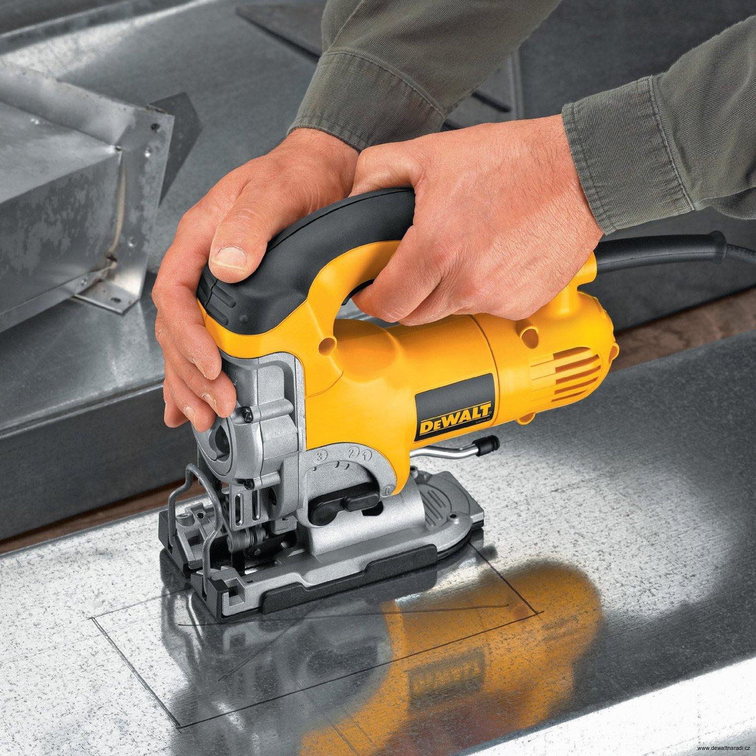 Přímočará pila DeWalt DW331 KT