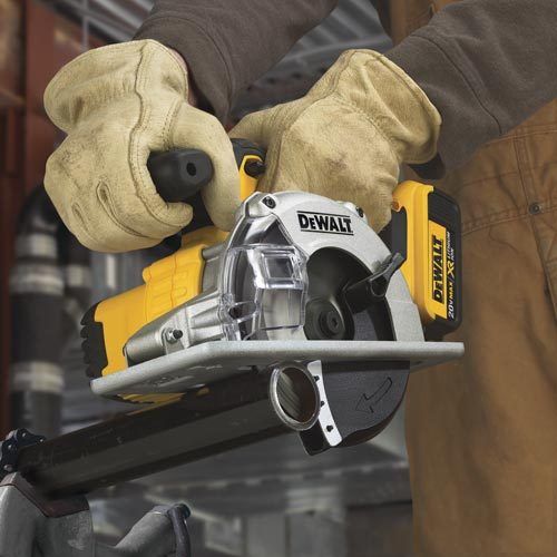 Dewalt pila DCS373 N 