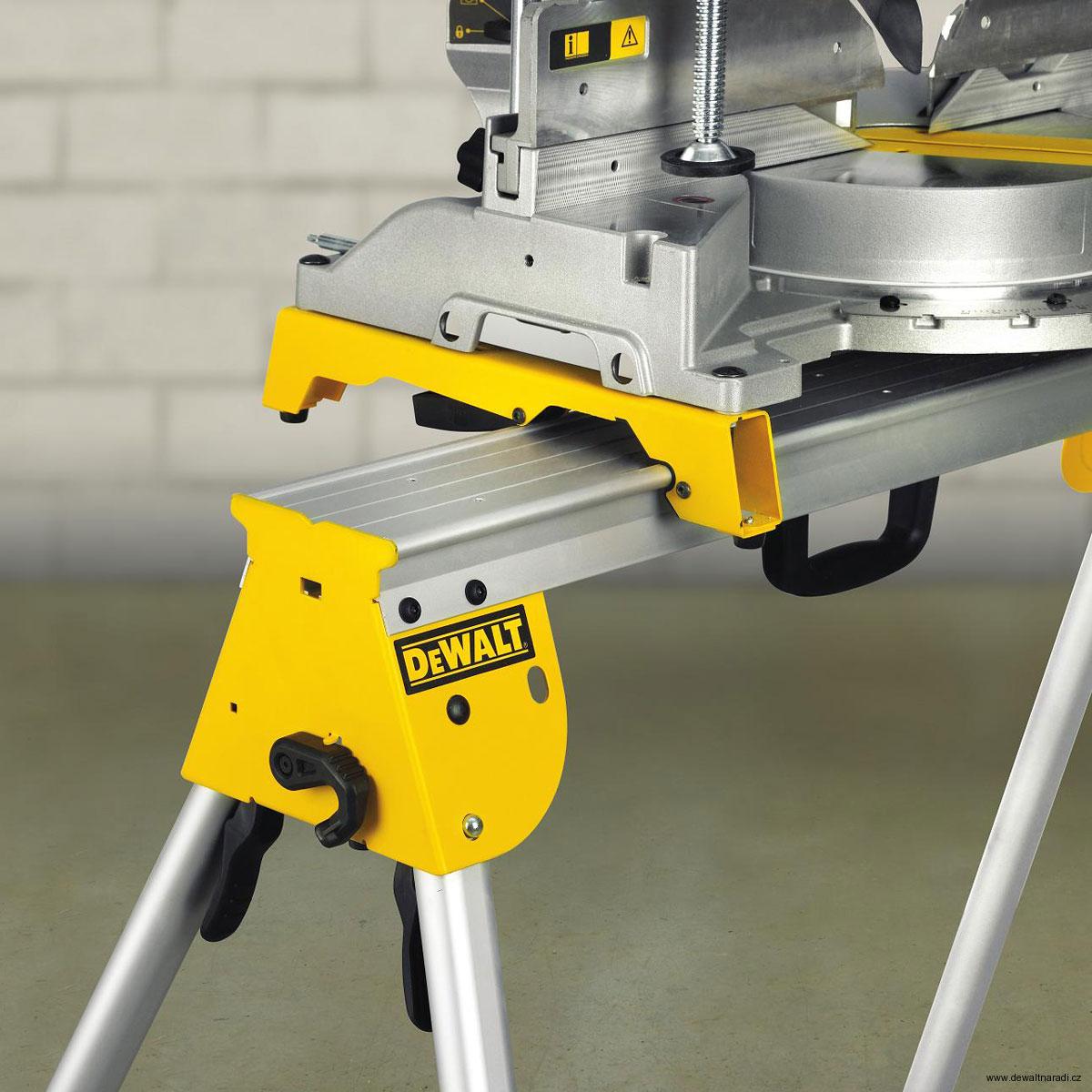 Pokosová pila s horním stolem  Dewalt D27113
