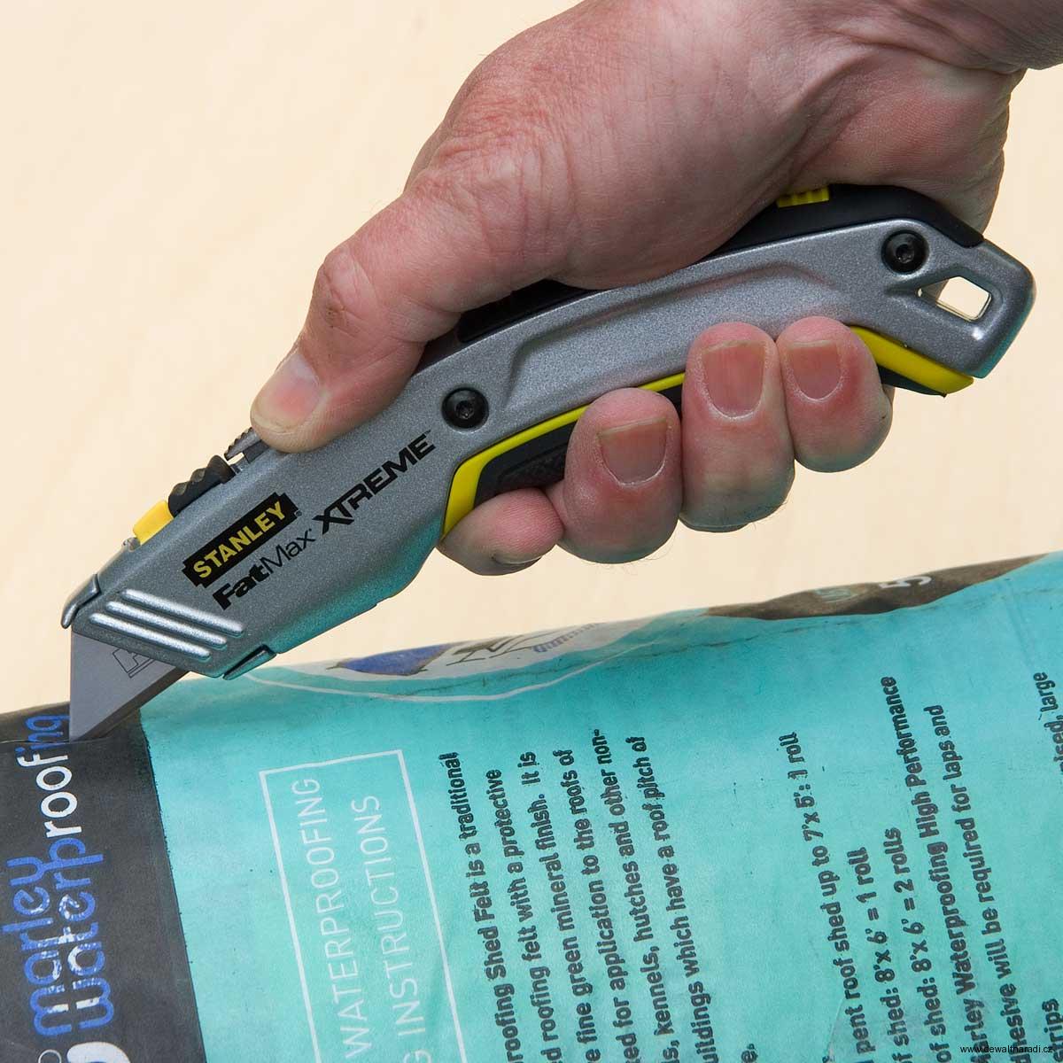 Dvouplátkový zasouvací nůž  180 mm Stanley 0-10-789