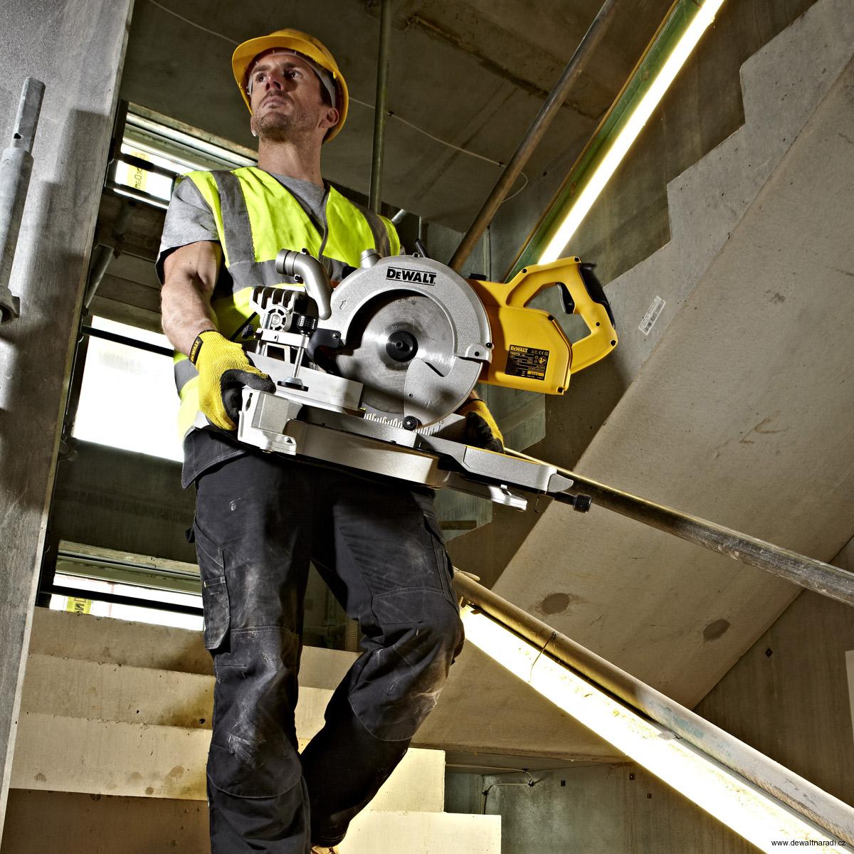 Pokosová pila Dewalt DWS778