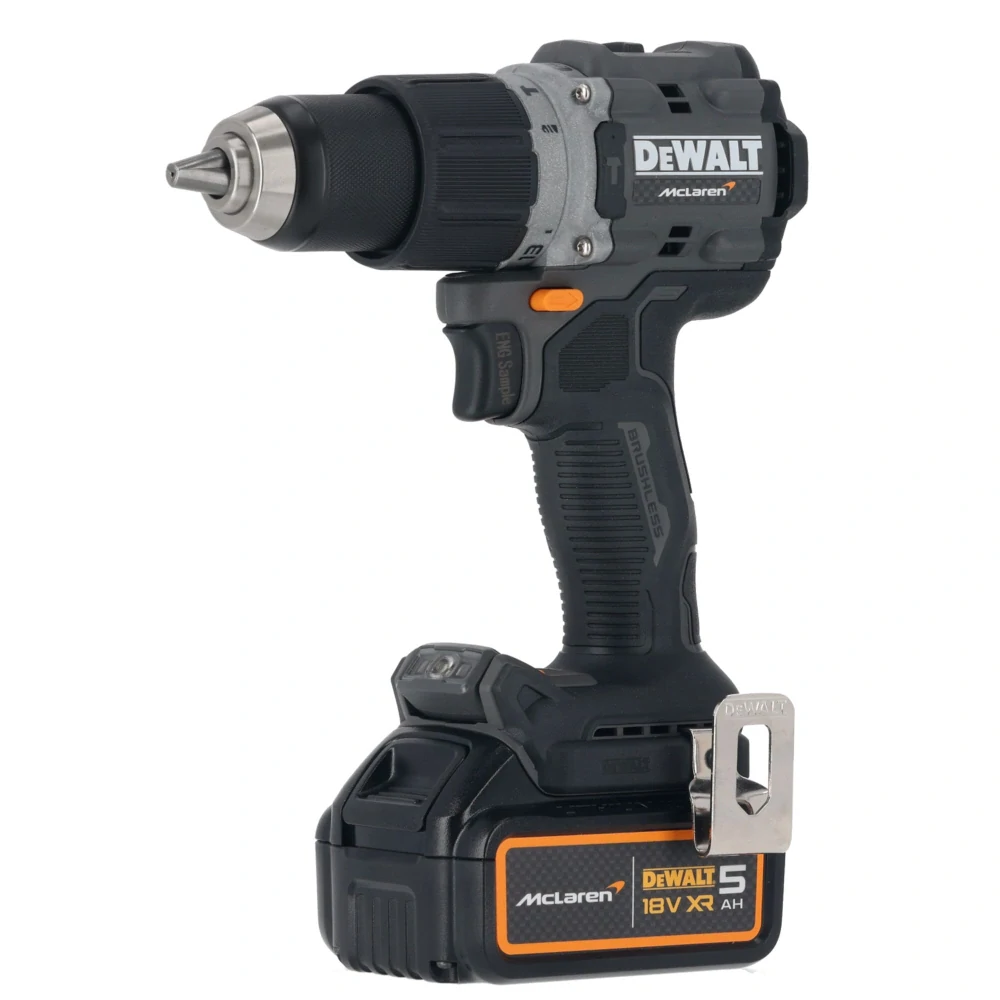 Limitovaná edice bezuhlíková sada nářadí Mclaren/DeWalt DCK200 MP2T