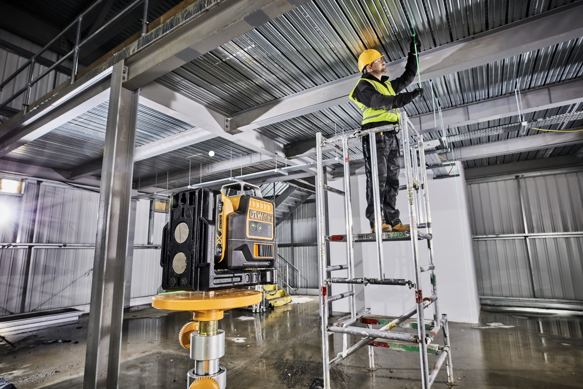 Čárový laser 360° s vertikálním paprskem DCE0811 D1G