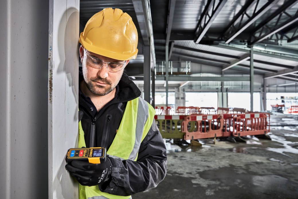 Laserový bluetooth dálkoměr DeWALT DW099 S