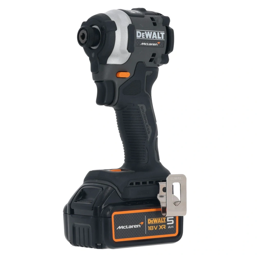 Limitovaná edice bezuhlíková sada nářadí Mclaren/DeWalt DCK200 MP2T