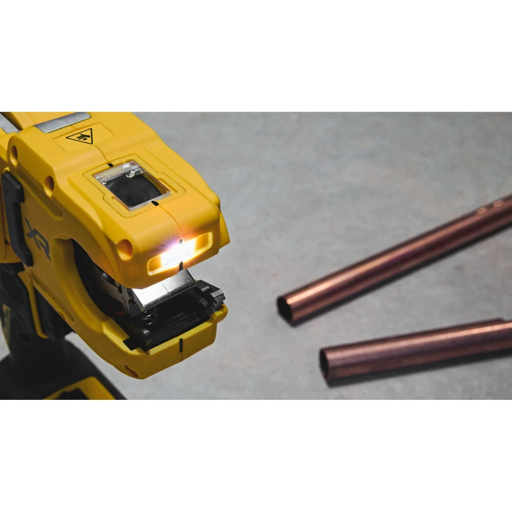 Aku řezačka  na měděné potrubí Dewalt DCE154 N