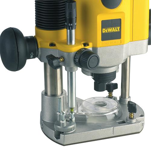 Vrchní frézka s regulací otáček Dewalt DW621