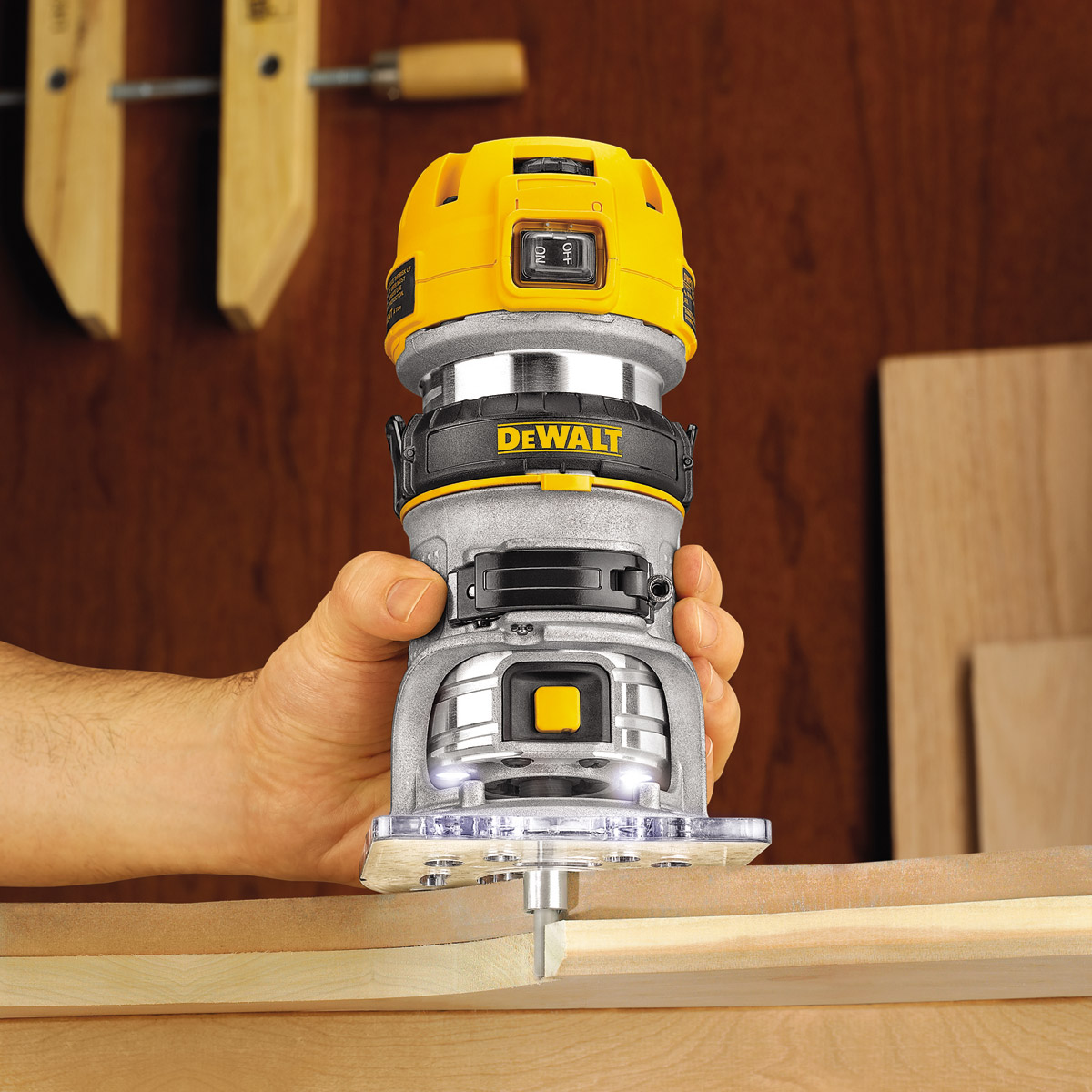 Základní pěstní frézka Dewalt D26200