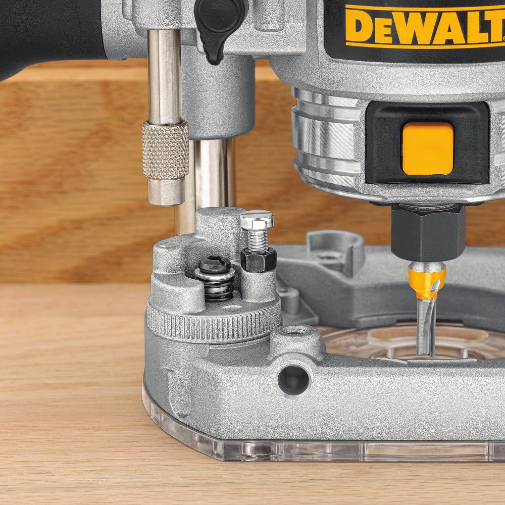 Vrchní frézka s plynulou regulací otáček Dewalt D26203