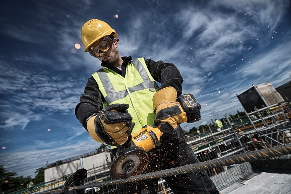 Aku bruska FLEXVOLT 54V Dewalt DCG414 T2