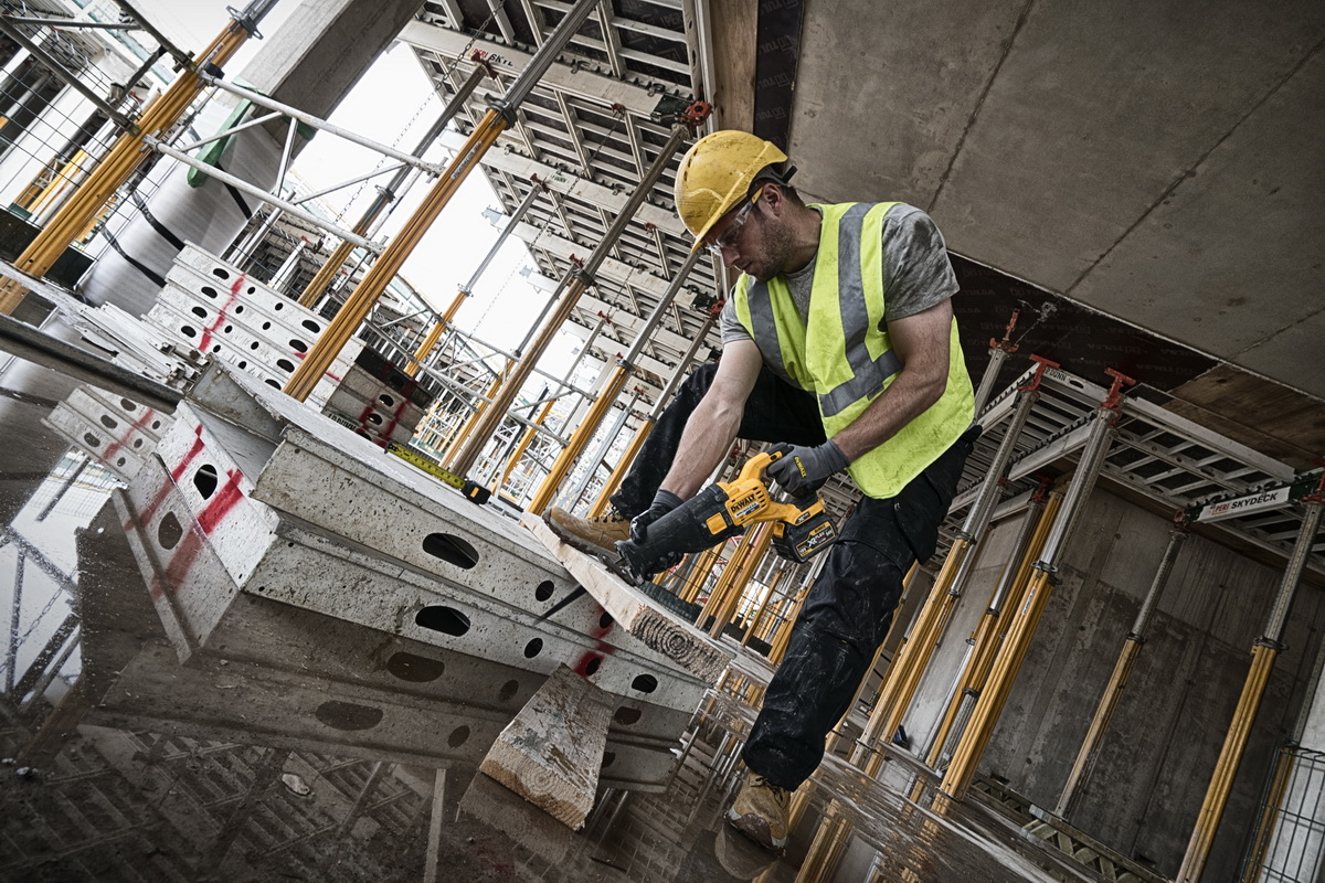 Dewalt mečová pila FLEXVOLT DCS388 N