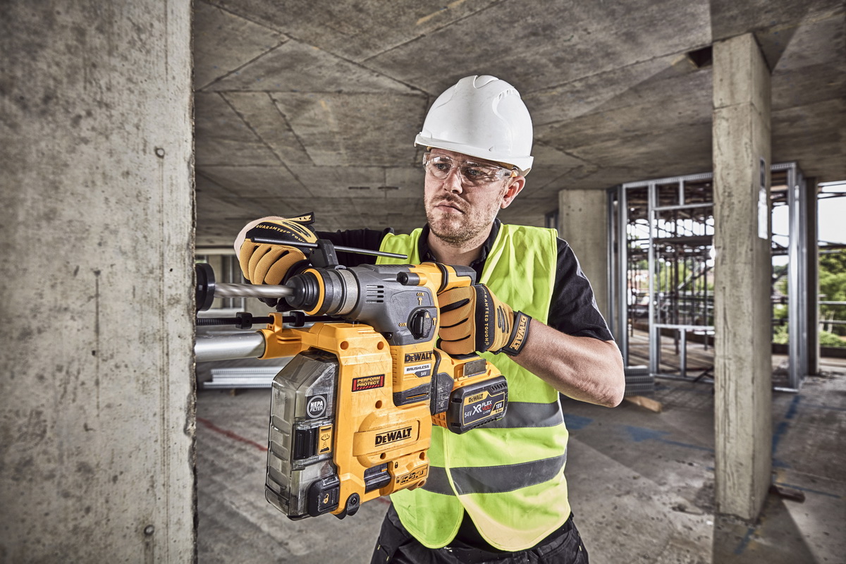Kombinované kladivo s integrovaným odsávacím systémem 54V Dewalt DCH335 X2