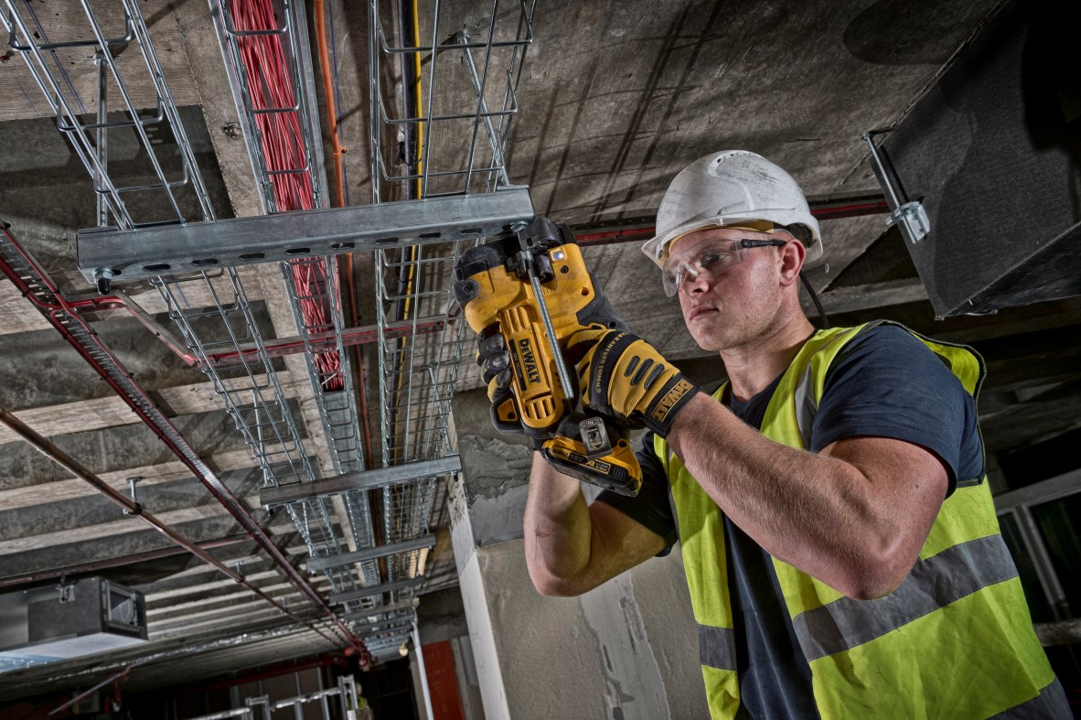 Střihač závitových tyčí  DCS350 NT