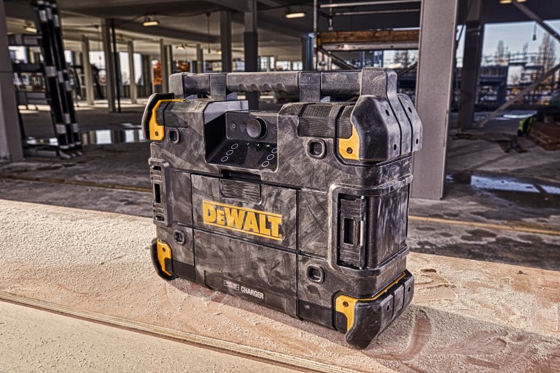 TSTAK Rádio - nabíječka  DWST1-81078