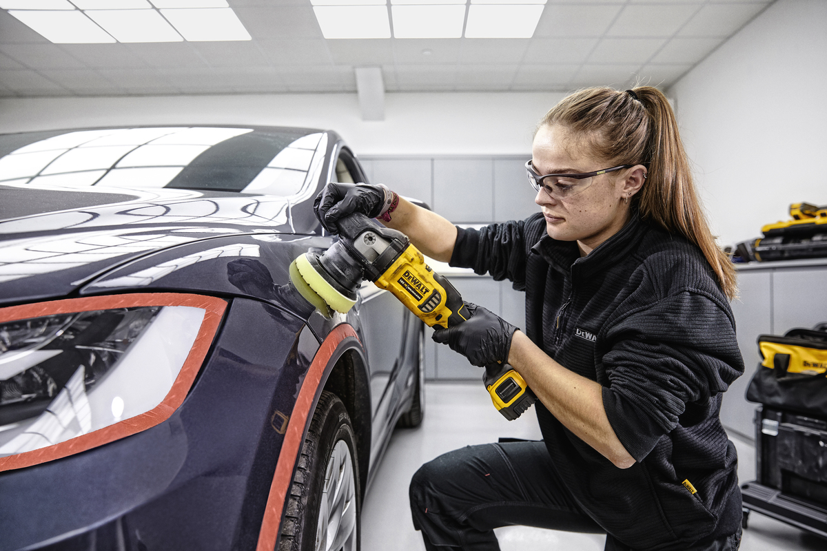 Aku excentrická leštička Dewalt DCM848 P2