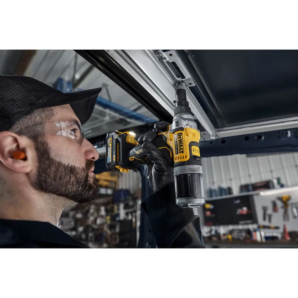 Aku nýtovací kleště Dewalt DCF414 NT