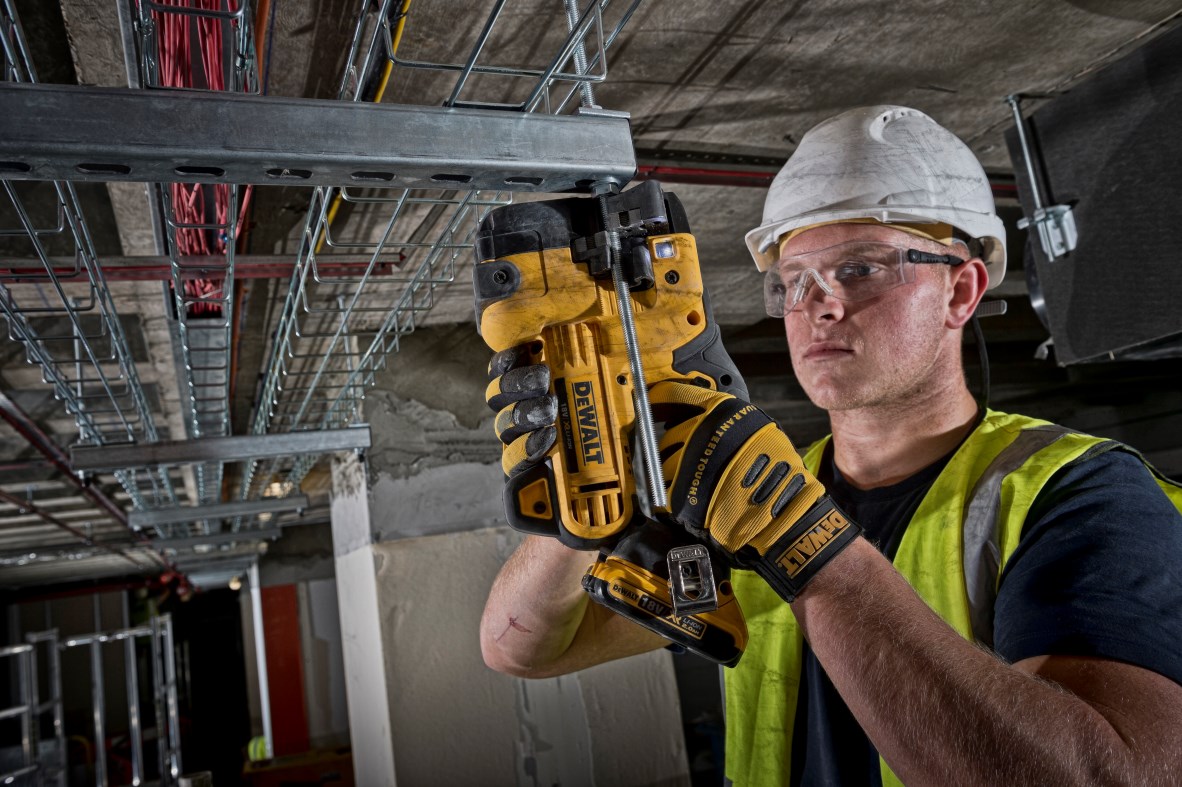 Střihač závitových tyčí  DCS350 NT