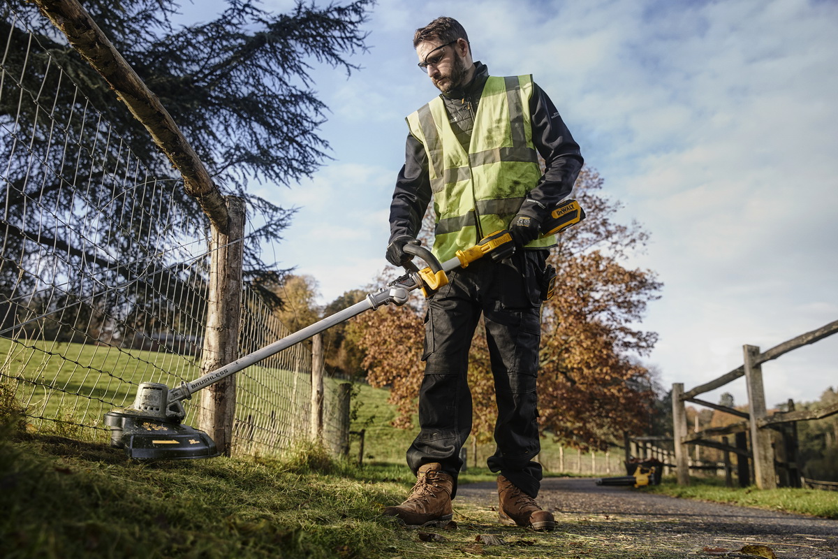 Aku strunová sekačka Dewalt DCMST561 P2 + DCD791