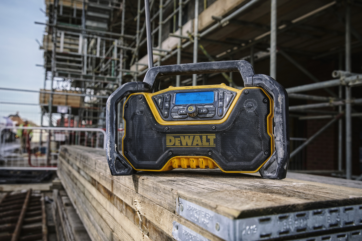 Dewalt kompaktní Bluetooth rádio DCR029