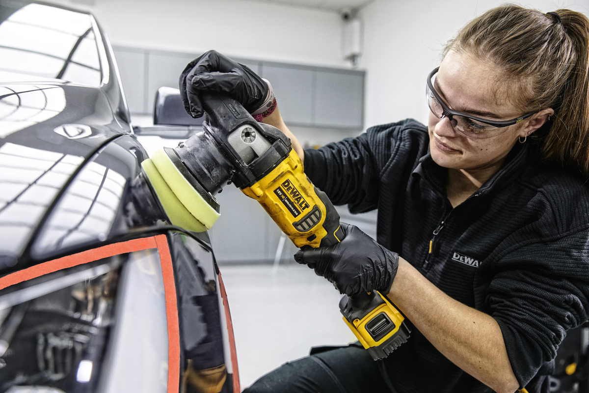 Aku excentrická leštička Dewalt DCM848 P2