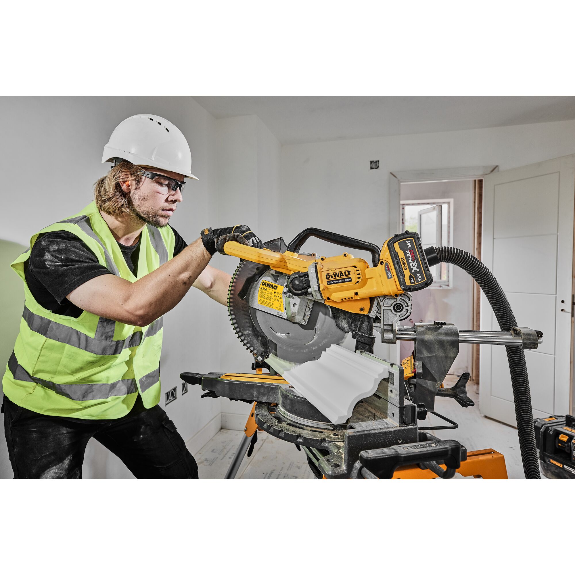 Pokosová aku pila FLEXVOLT 54V Dewalt DCS781 X2