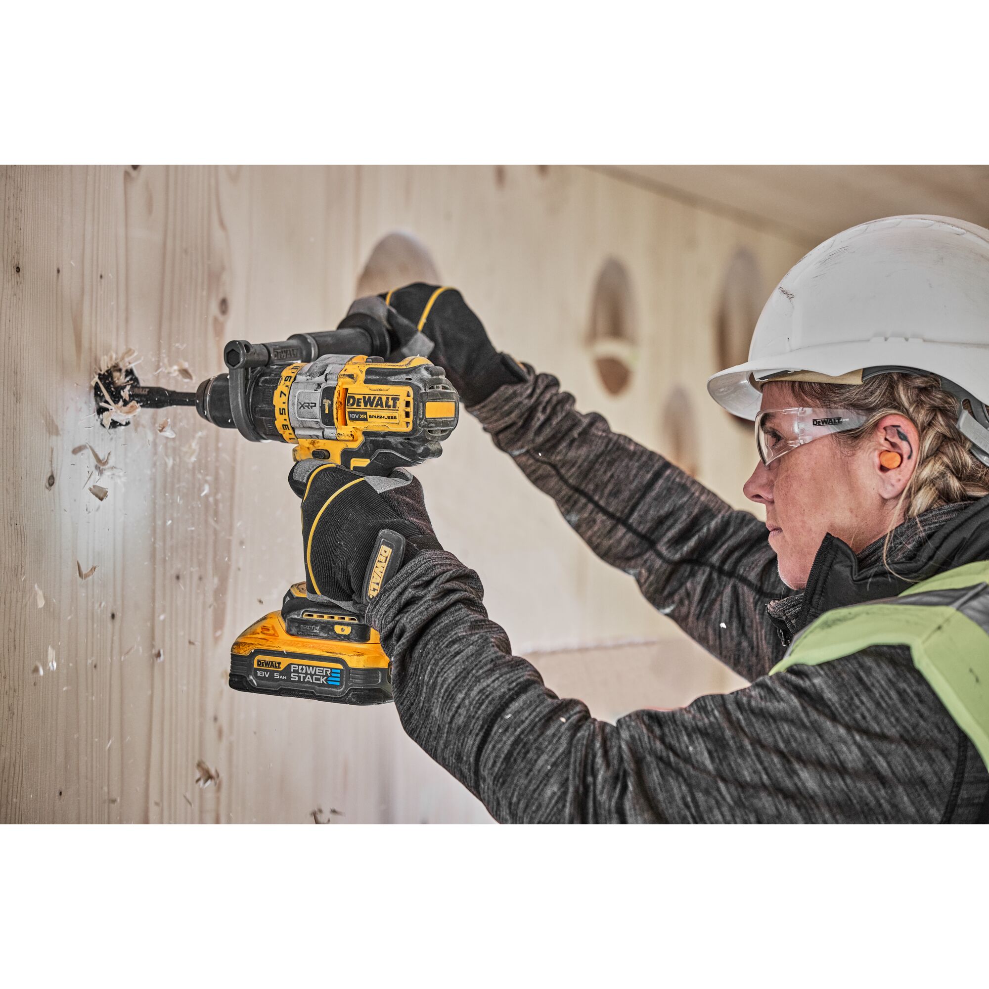 Bezuhlíková aku příklepová vrtačka DeWalt  DCD999 H2T