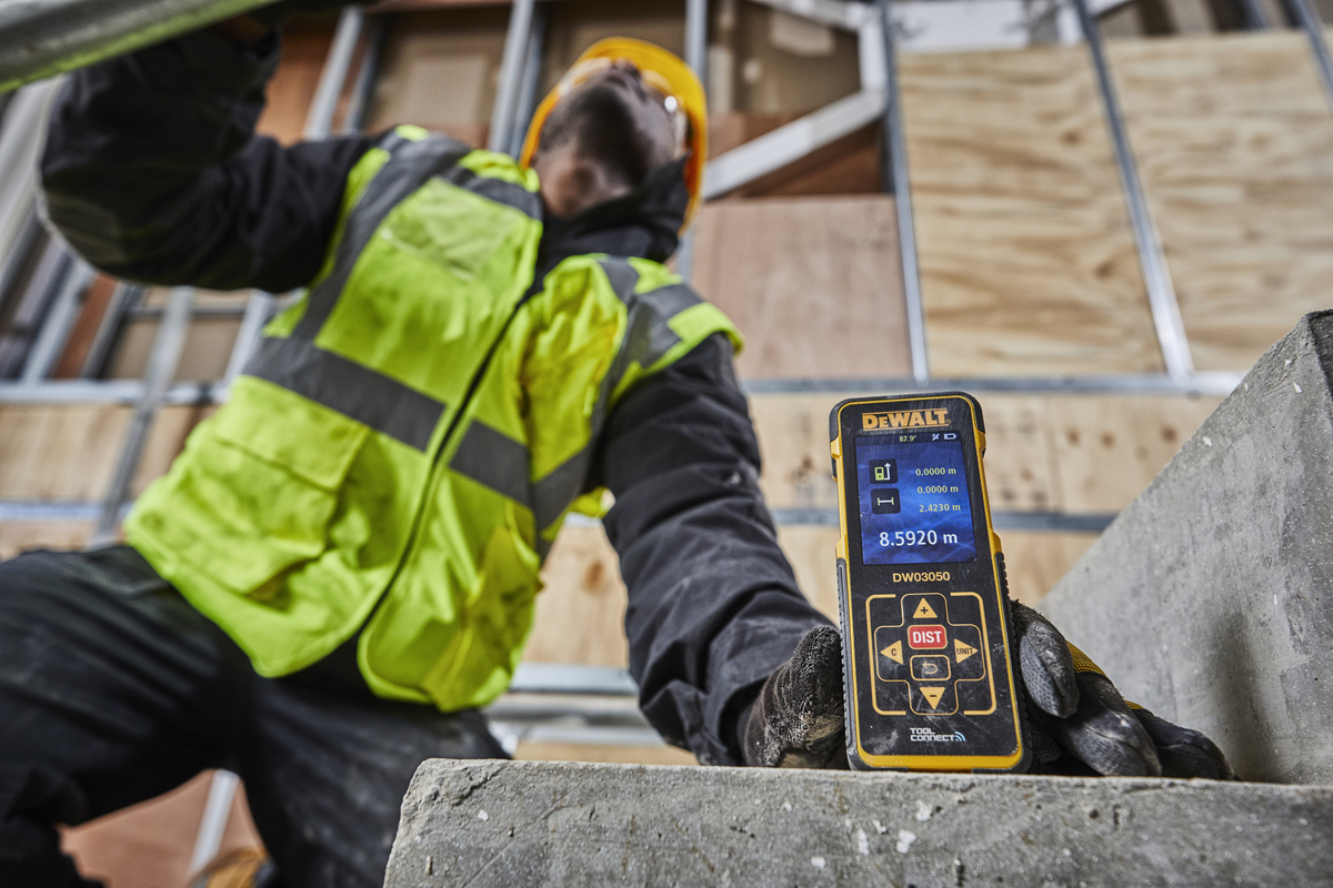 Laserový dálkoměr DeWALT DW03050
