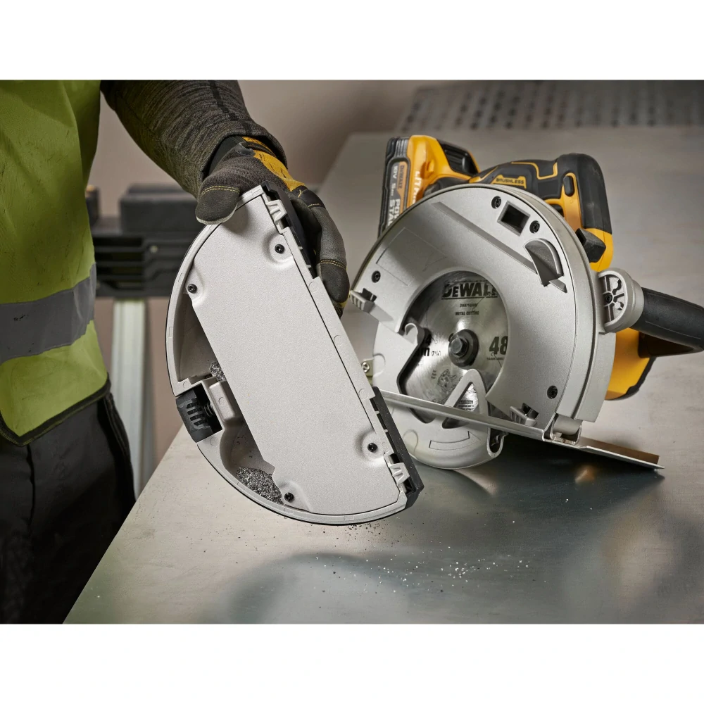 Dewalt kotoučová pila pro řezání kovů DCS383 N