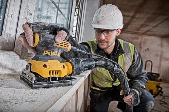 Vibrační pěstní bruska Dewalt DWE6411