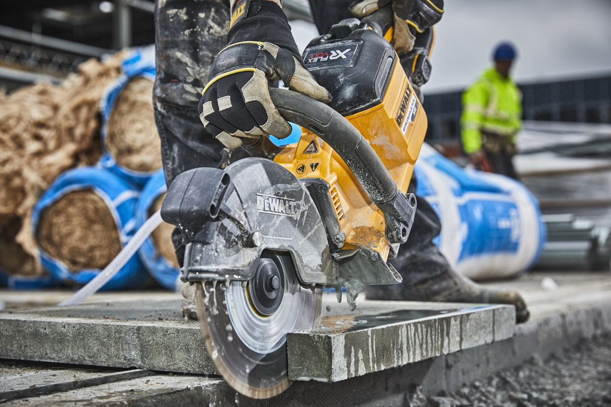 Rozbrušovací pila FLEXVOLT 54V Dewalt DCS691 N