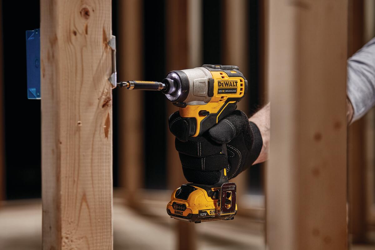 Dewalt rázový utahovák DCF801 D2