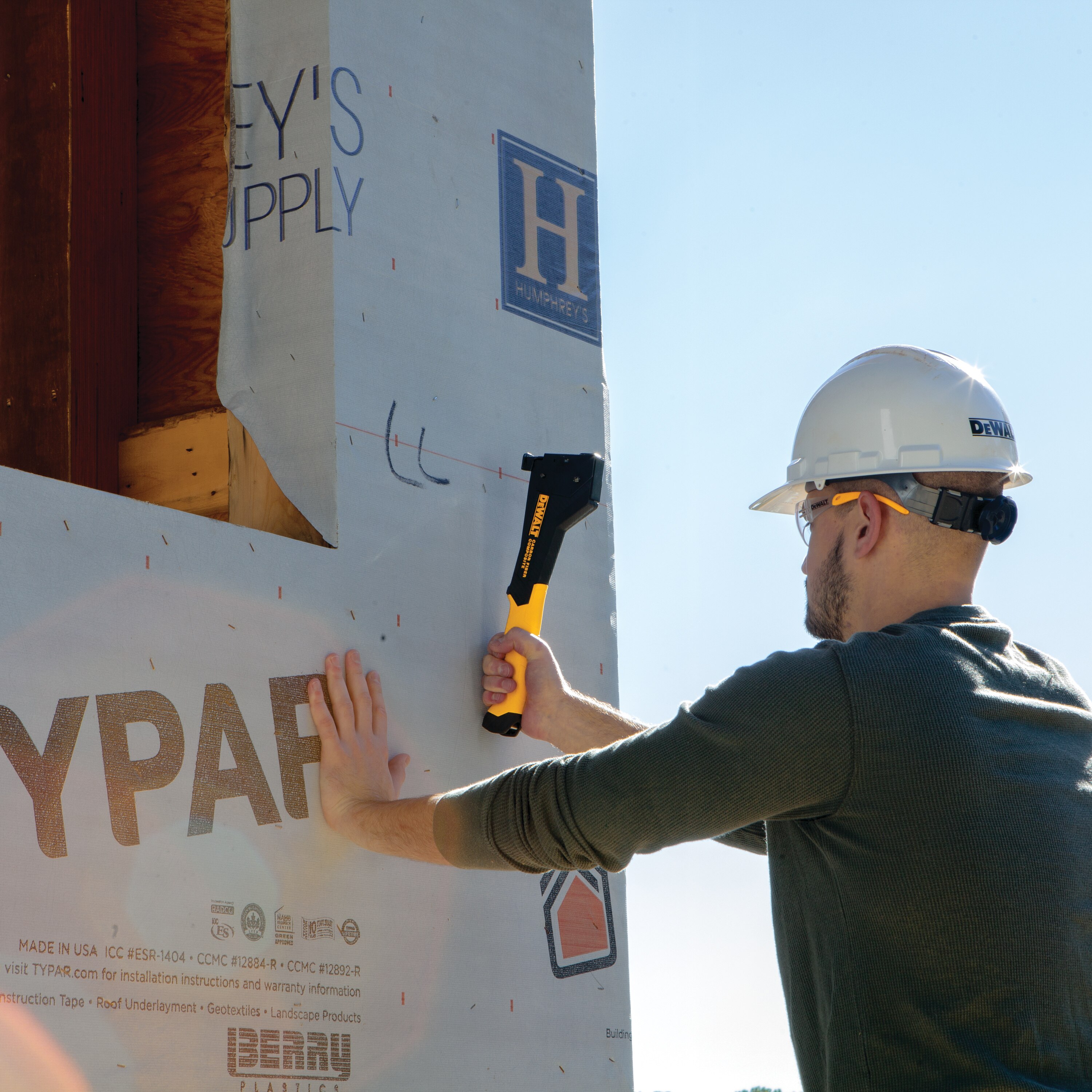 Sponkovací kladivo z uhlíkových vláken Dewalt DWHT75900-0