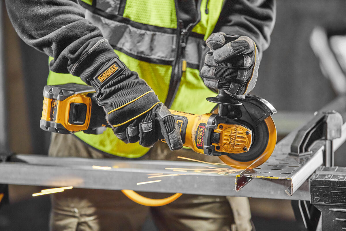 Bezuhlíková úhlová bruska Dewalt DCG409 H2T