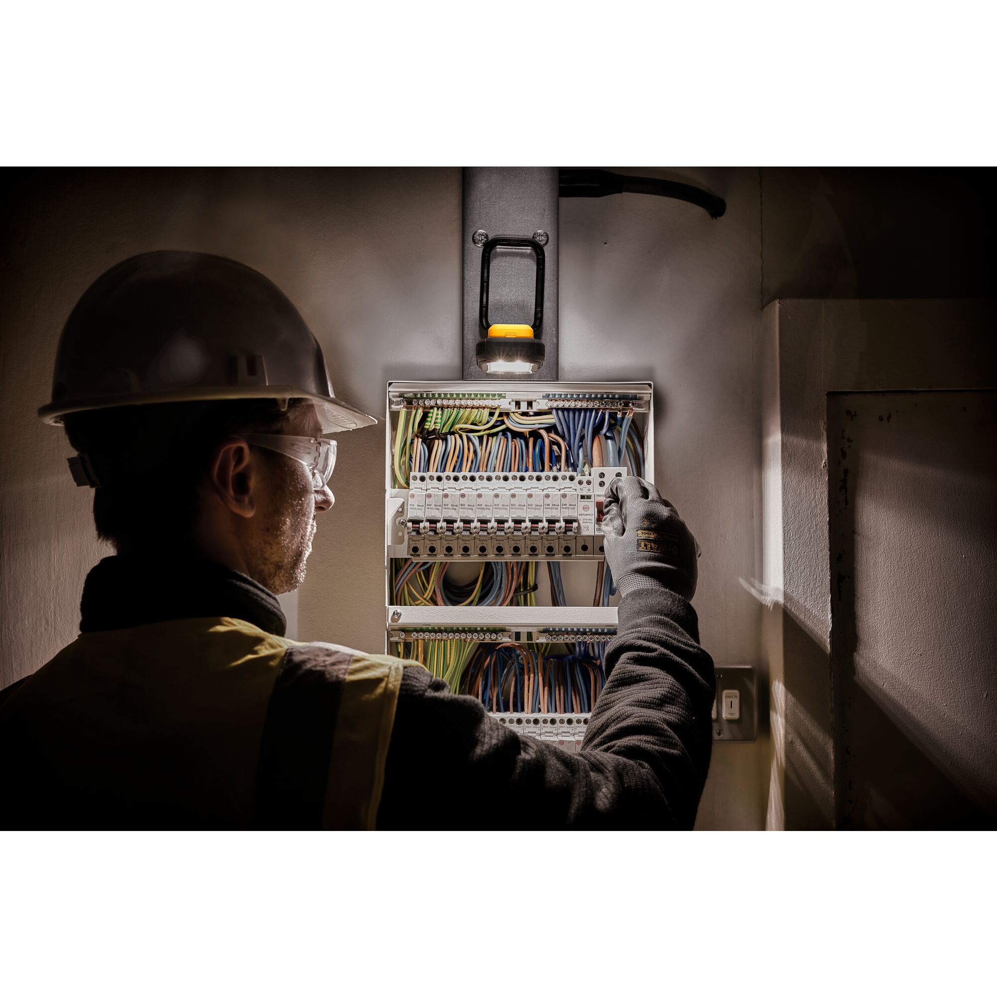 AKU dobíjecí světlo DeWALT DCL182