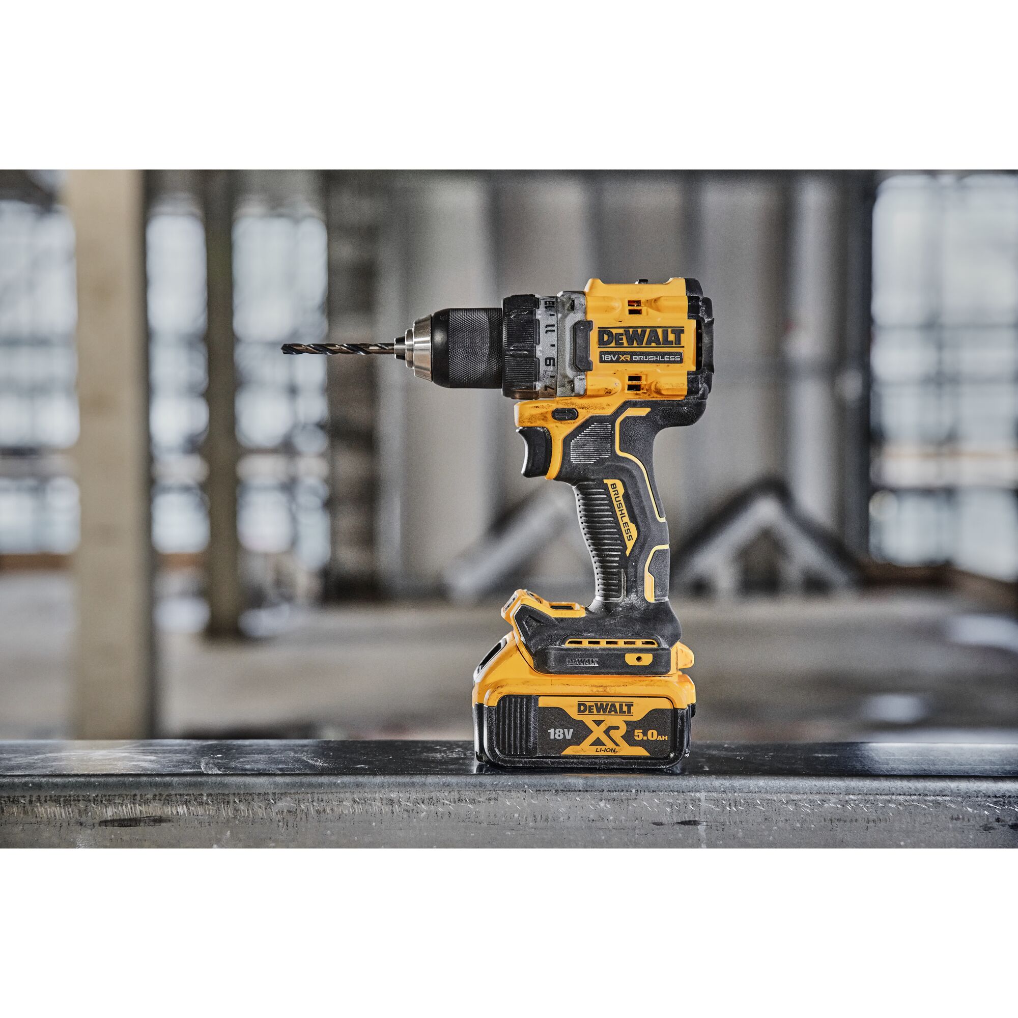 Bezuhlíková aku vrtačka DeWalt  DCD800 P2LRT