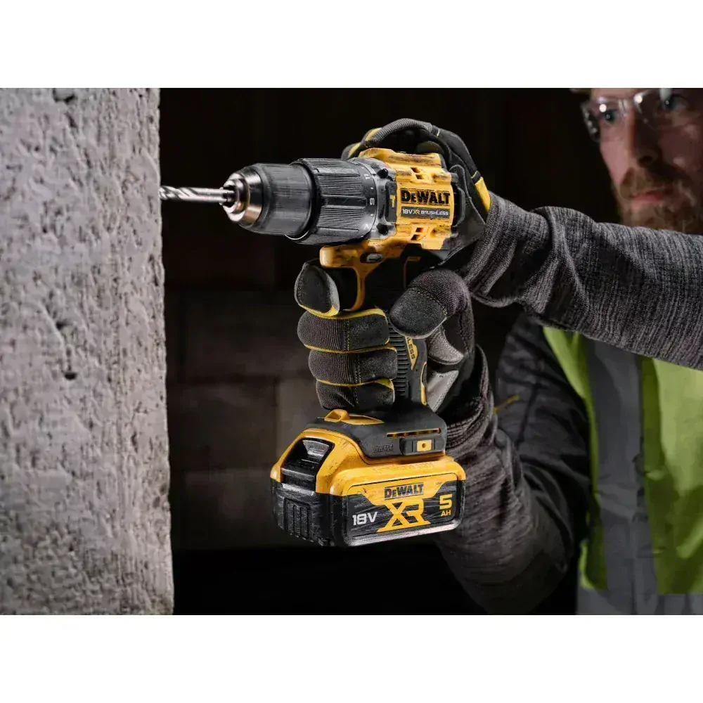 Bezuhlíková aku příklepová vrtačka DeWalt DCD100Y P2T