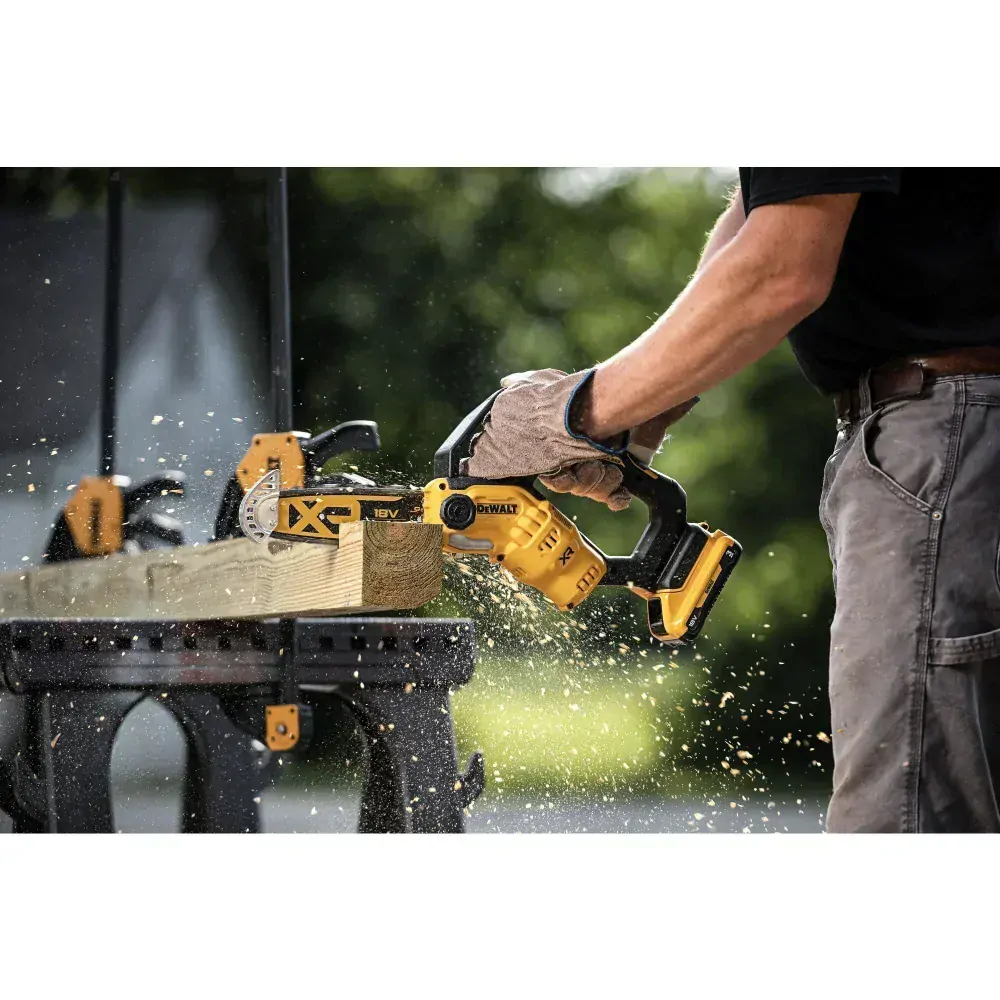 Prořezávací aku řetězová pila 18 V Dewalt DCMPS520 P1