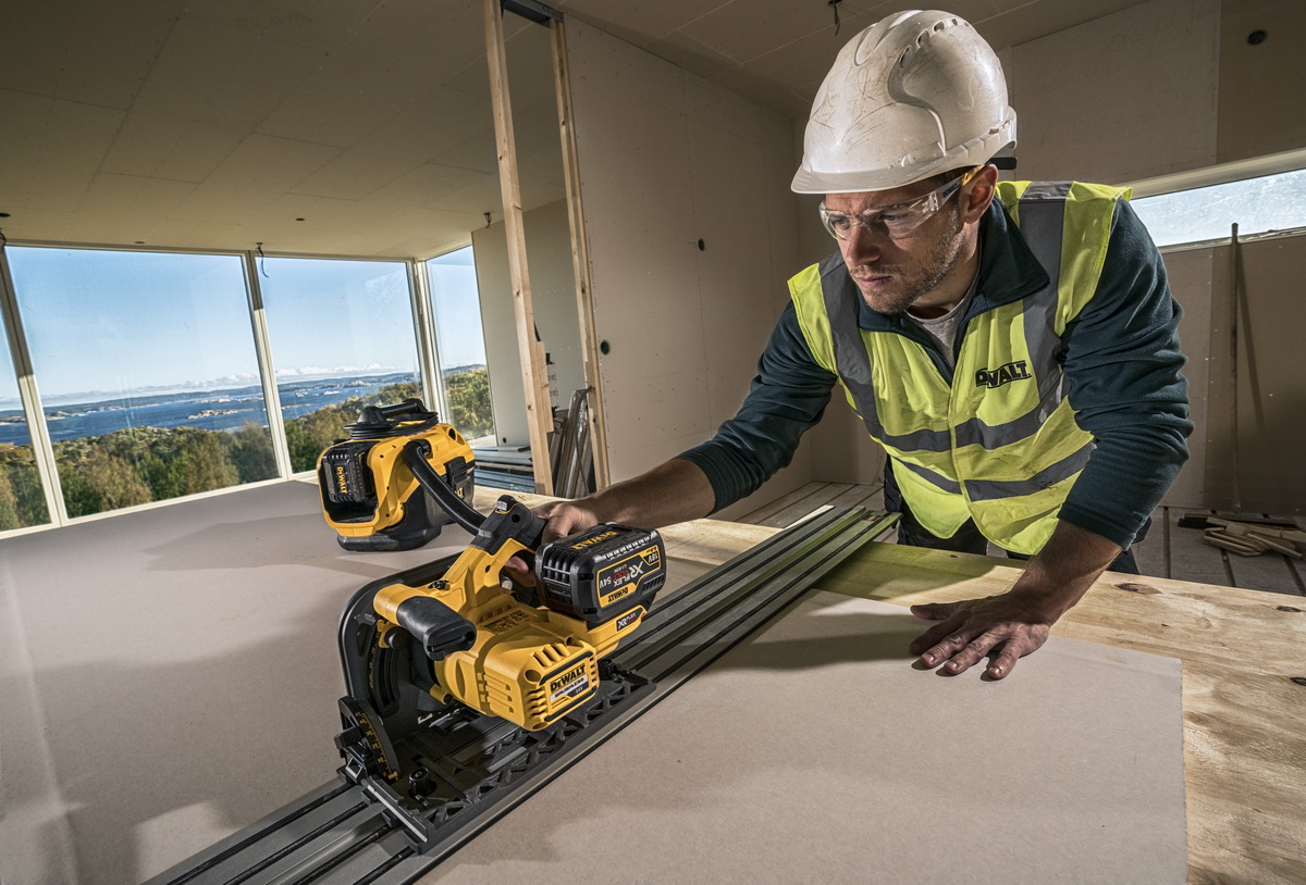 Aku pila FLEXVOLT 54V Dewalt DCS520 T2R