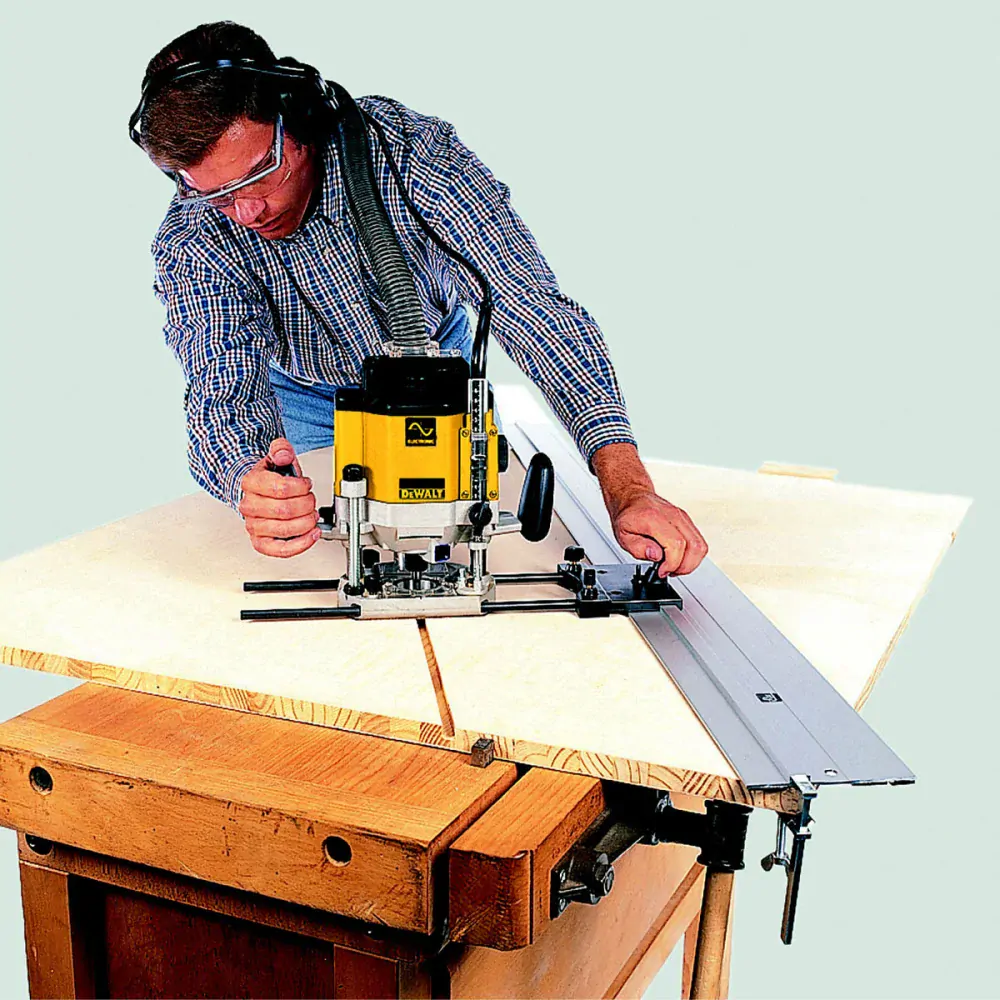 Vrchní frézka s regulací otáček Dewalt DW625 EKT
